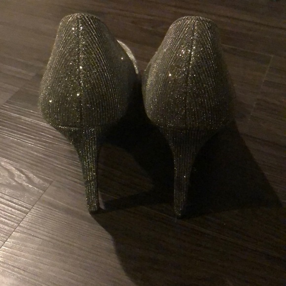 High Heels - Picture 3 of 3